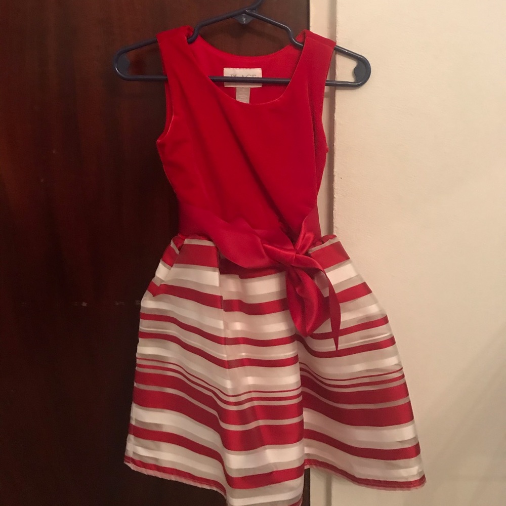 Beautiful party dress, perfect for the holidays.